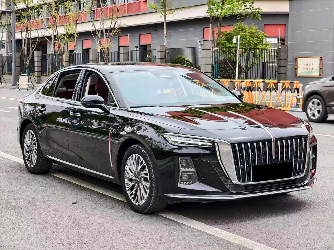 Hongqi H5 2023 1.5T DCT Smart Connect Joy Edition фото 3