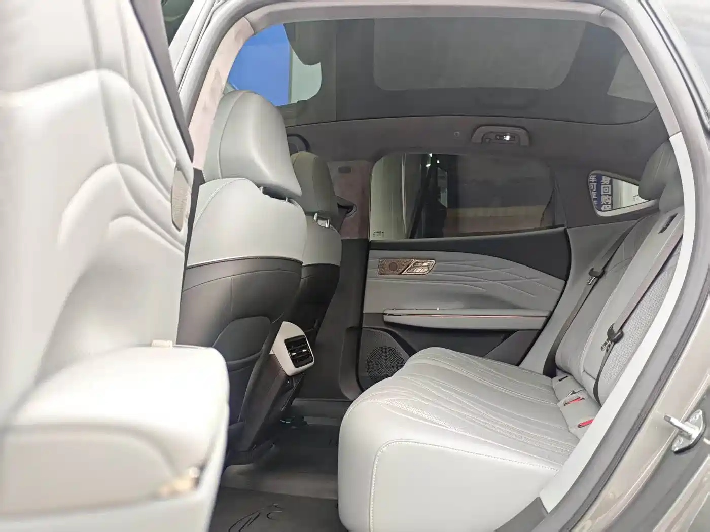 Geely Galaxy Galaxy E8 2025 700km Long Voyage Smart Drive Edition фото 13