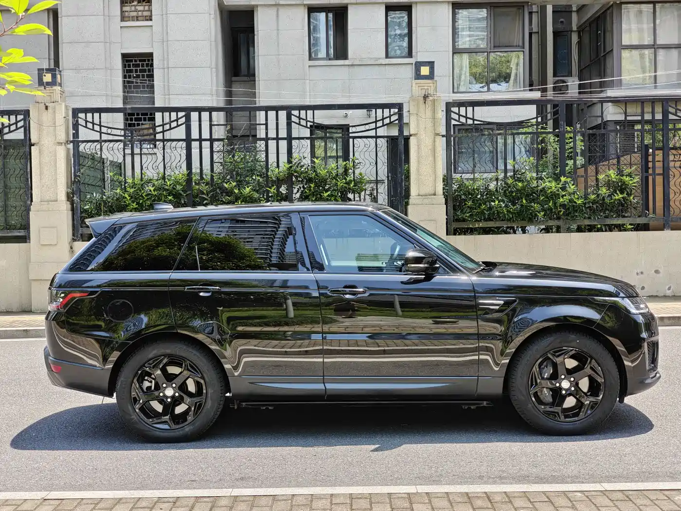 Land Rover Range Rover Sport PHEV 2022 P400e SE фото 7
