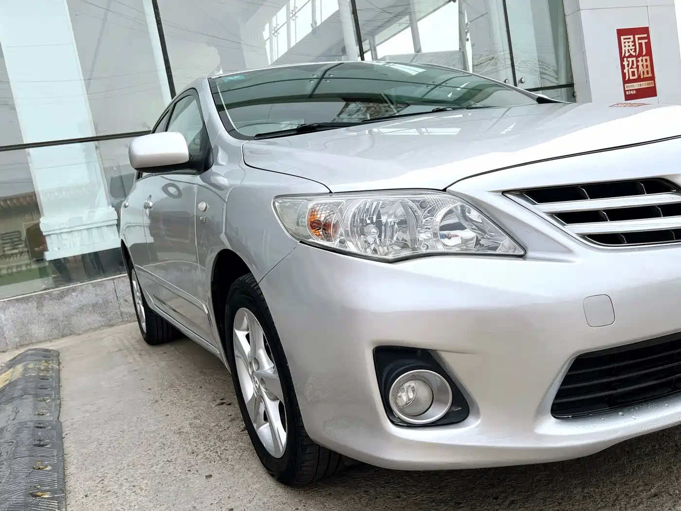 Toyota Corolla 2011 1.8L CVT GL-i фото 7
