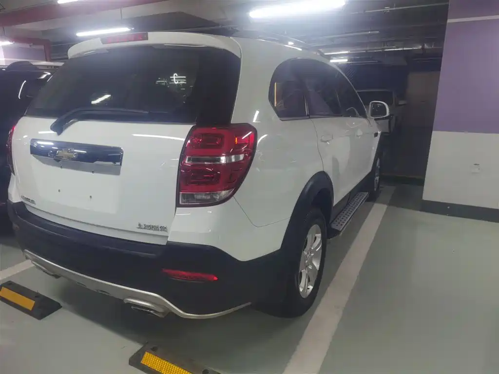 Chevrolet Captiva 2015 2.4L 2WD Urban Edition 5-seater фото 8