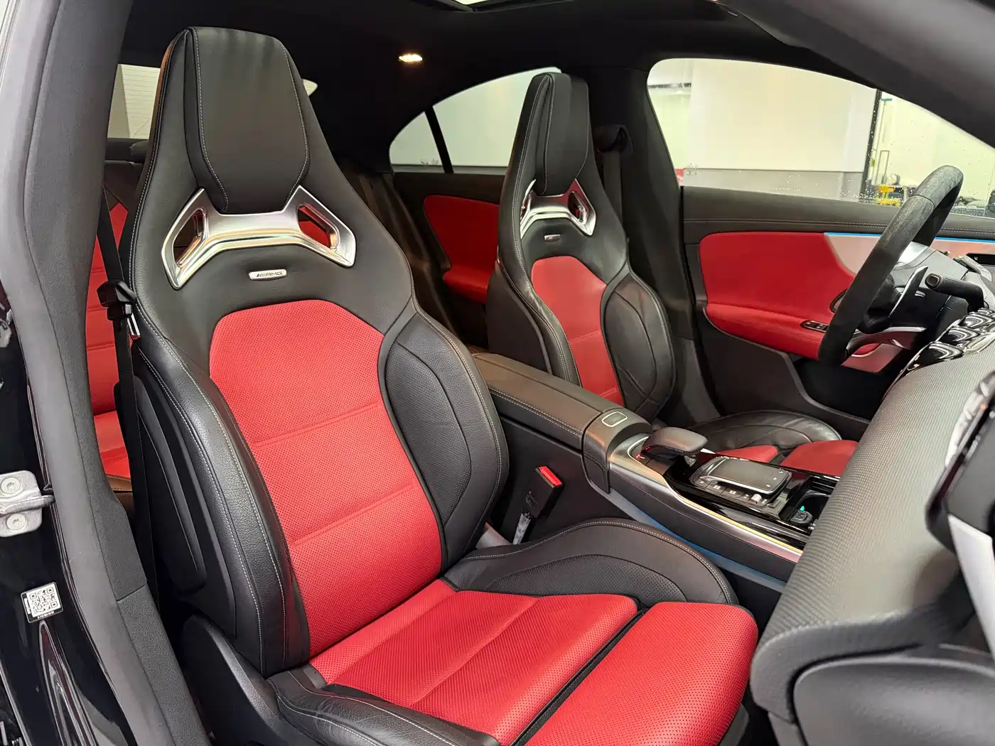 Mercedes-Benz CLA AMG 2022 AMG CLA 45 S 4MATIC+ 55th Anniversary Edition фото 14