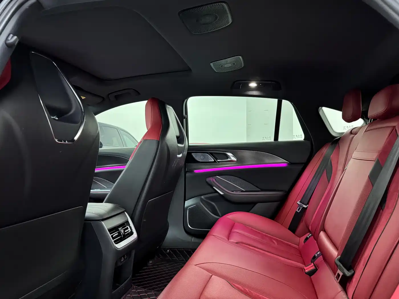 Hongqi H6 2024 Model 2.0T Fashion Edition фото 7