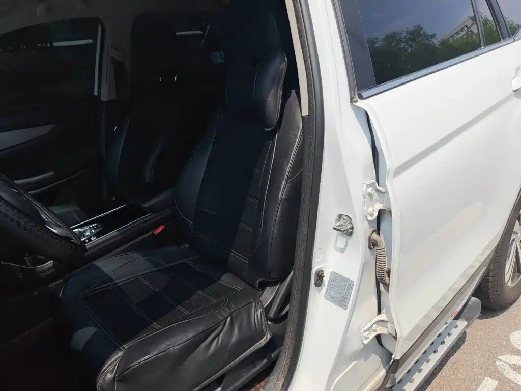 Photo 12 - Changan CS75