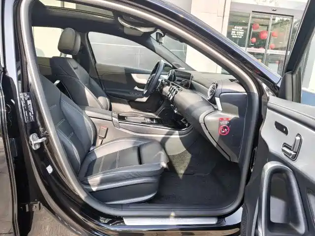 Mercedes-Benz A-Class AMG 2025 AMG A 35 L 4MATIC фото 20