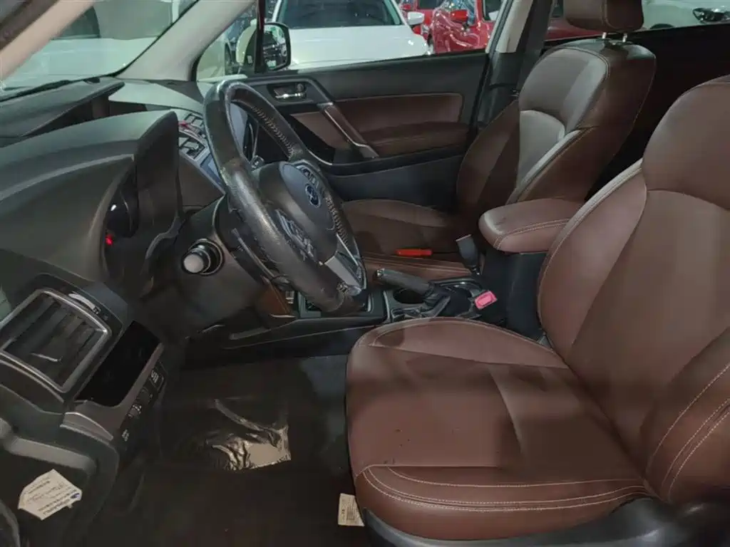 Subaru Forester 2017 2.5i Luxury Special Edition фото 15