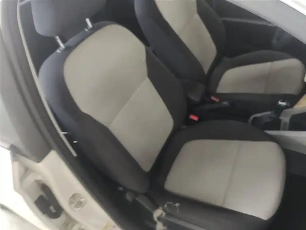 Škoda Fabia 2017 1.4L Auto Car Enjoy Edition фото 25