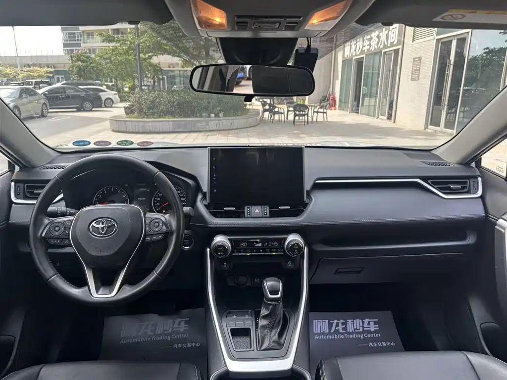 Toyota Wildlander 2022 2.0L CVT FWD Luxury PLUS Edition фото 11