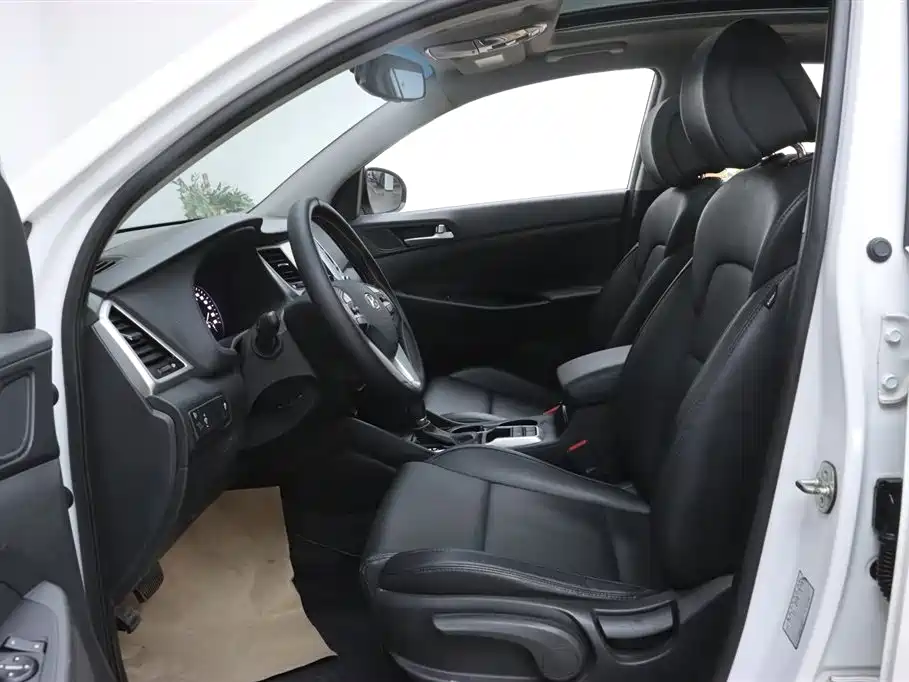 Hyundai Tucson 2015 1.6T Dual Clutch 2WD Smart фото 14