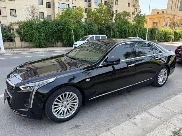 CADILLAC CT6