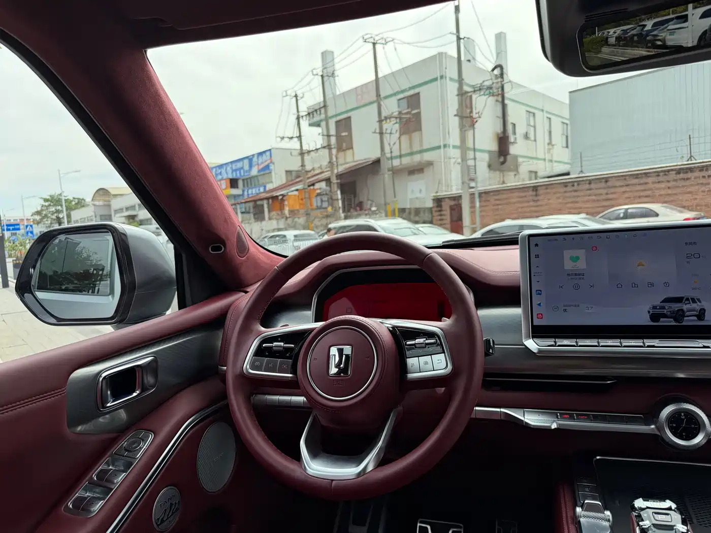 TANK TANK 700 NEW ENERGY