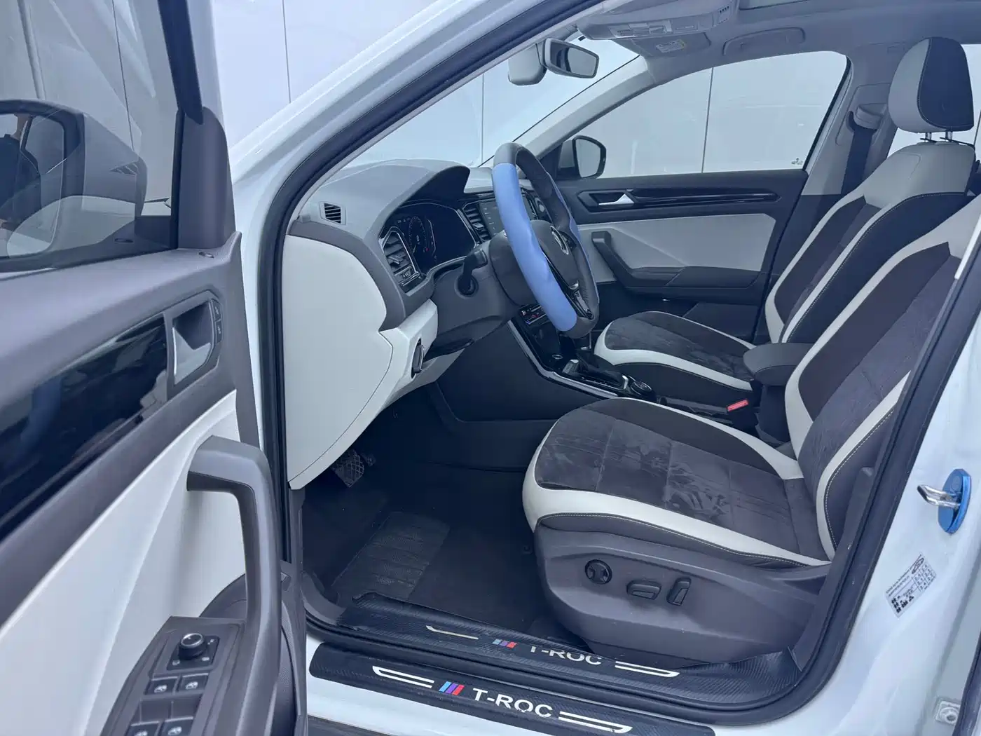 Volkswagen T-ROC 2021 Facelift 280TSI DSG 4WD Luxury Smart Connect Edition фото 7