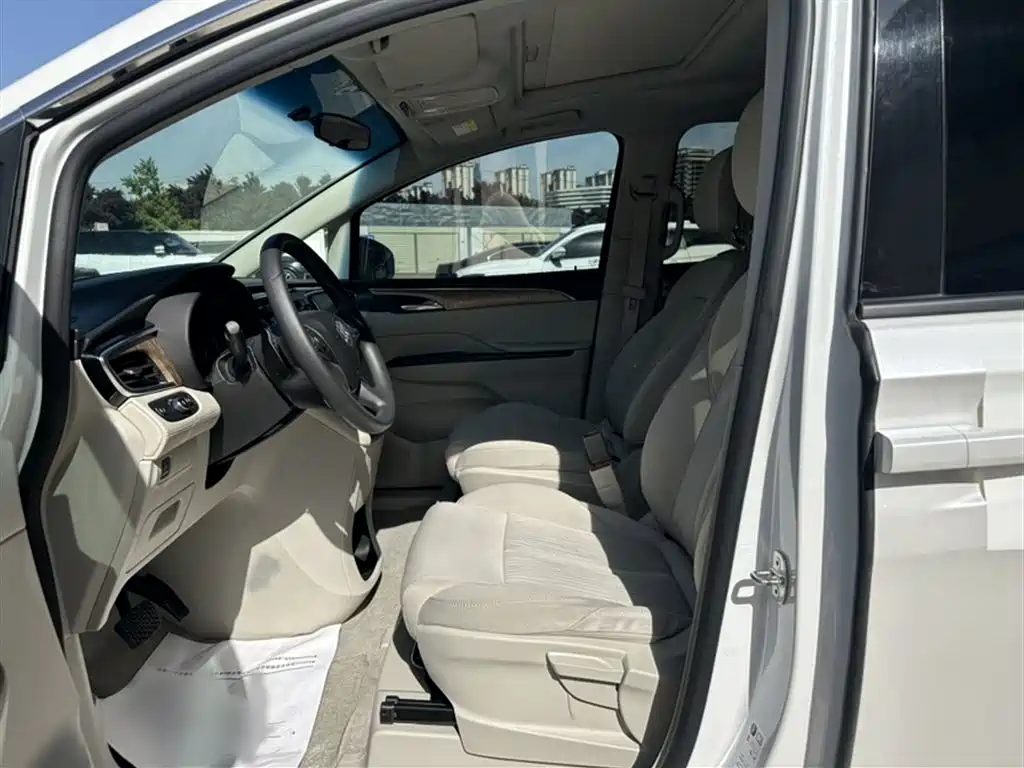 Buick GL8 2017 ES 28T Comfort Type China V фото 17