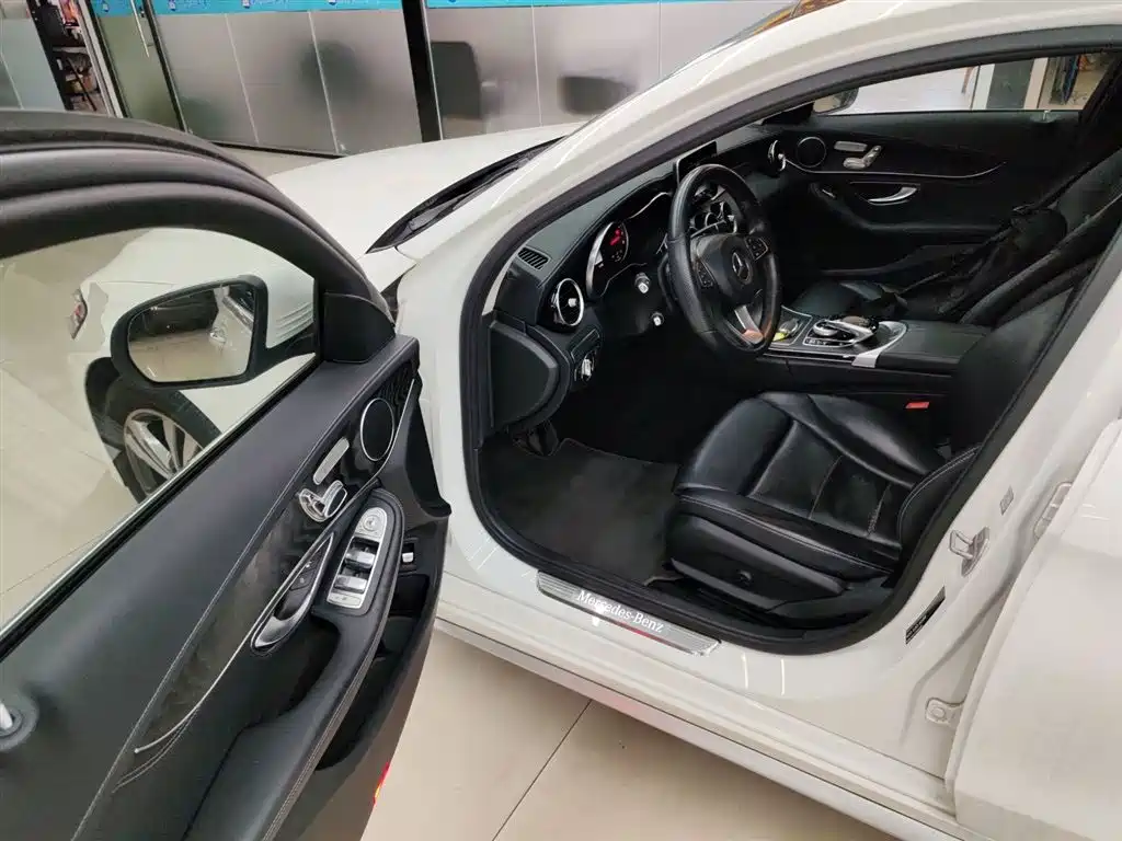 Mercedes-Benz C-Class 2015 Facelift C 200 L Sport фото 12