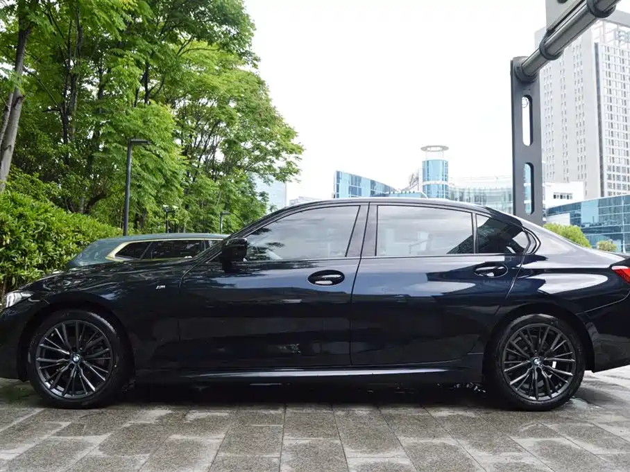 BMW 3 Series 2024 325Li M Sport Shadowline Package фото 5
