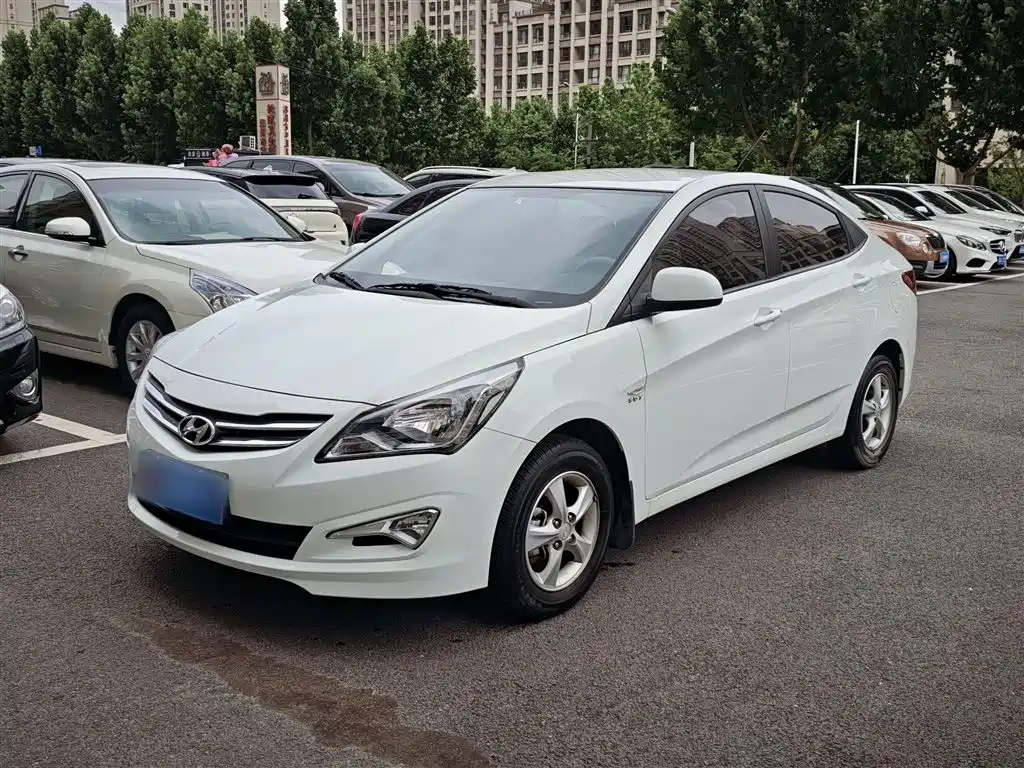 Hyundai Verna 2014 1.4L Automatic Smart GLS фото 2