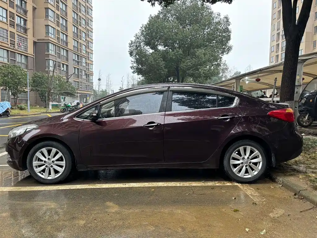 Kia K3 2013 1.6L Automatic GLS фото 8