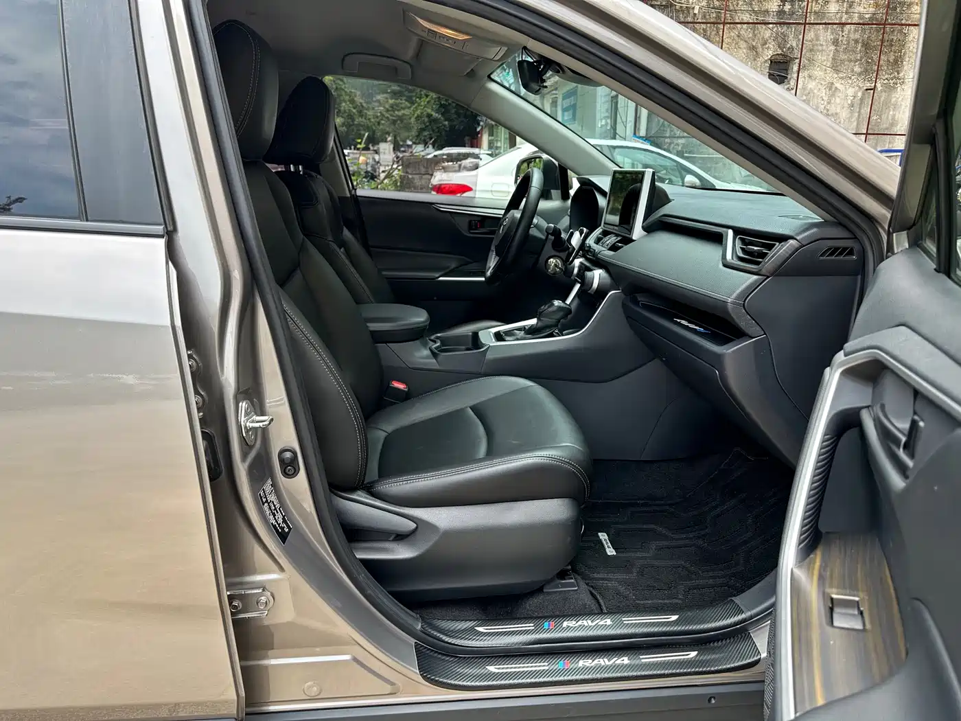 Toyota RAV4 Rongfang 2020 2.0L CVT 2WD Urban Edition фото 10