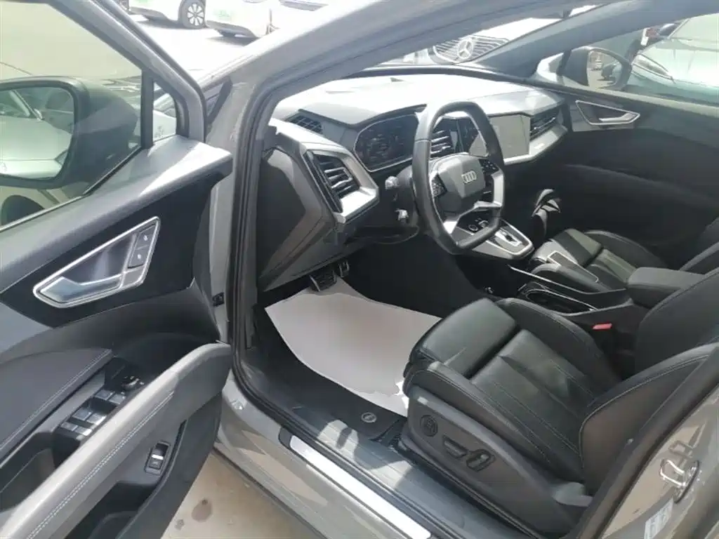 Audi Q4 e-tron 2022 40 e-tron Pioneer Edition фото 16