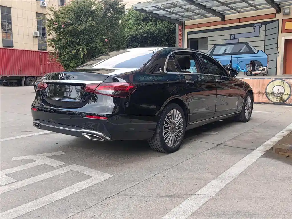 Mercedes-Benz E-Class 2023 E 300 L Fashion фото 17