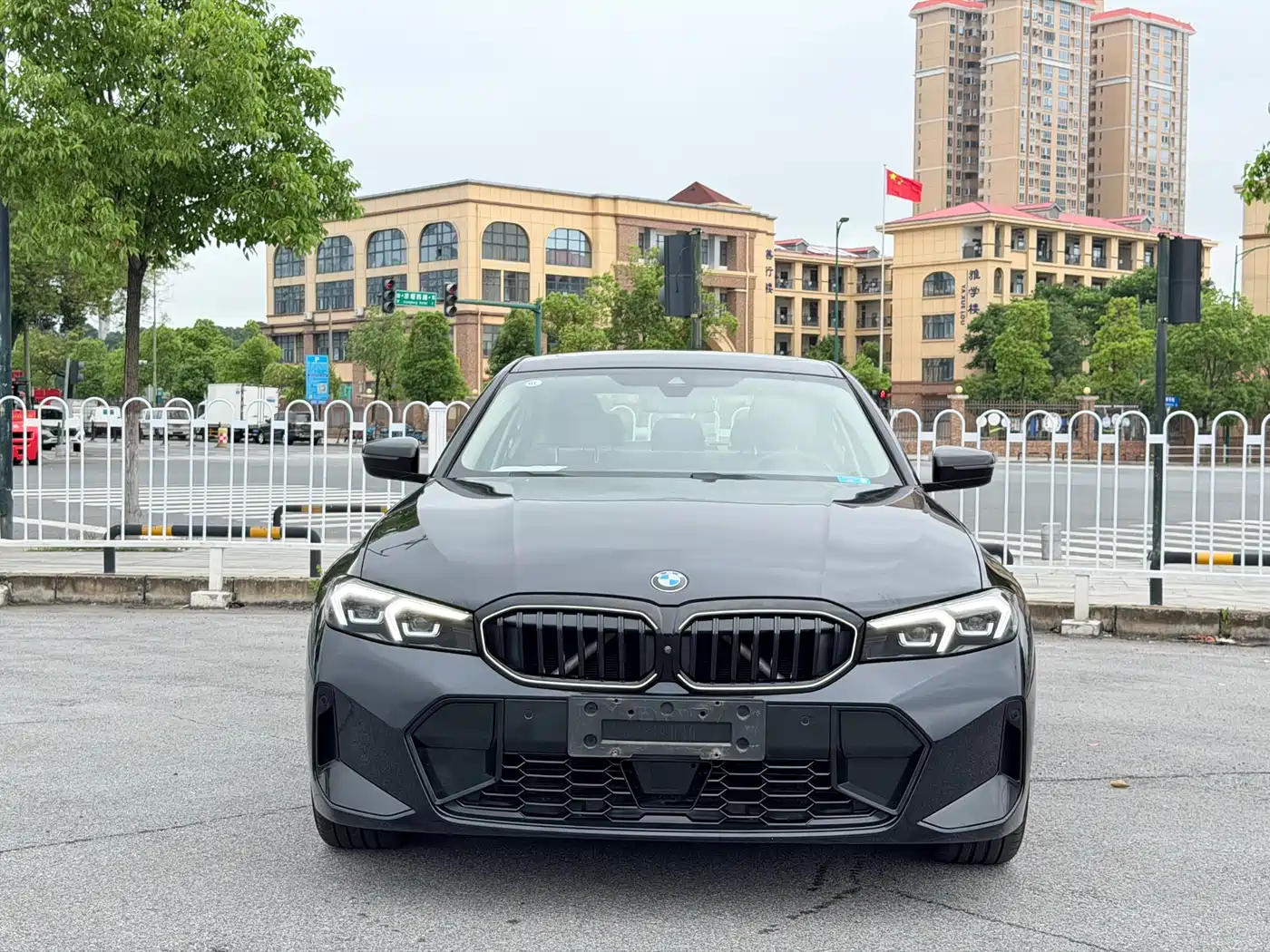 BMW 3 Series 2025 330Li M Sport Night Edition фото 2