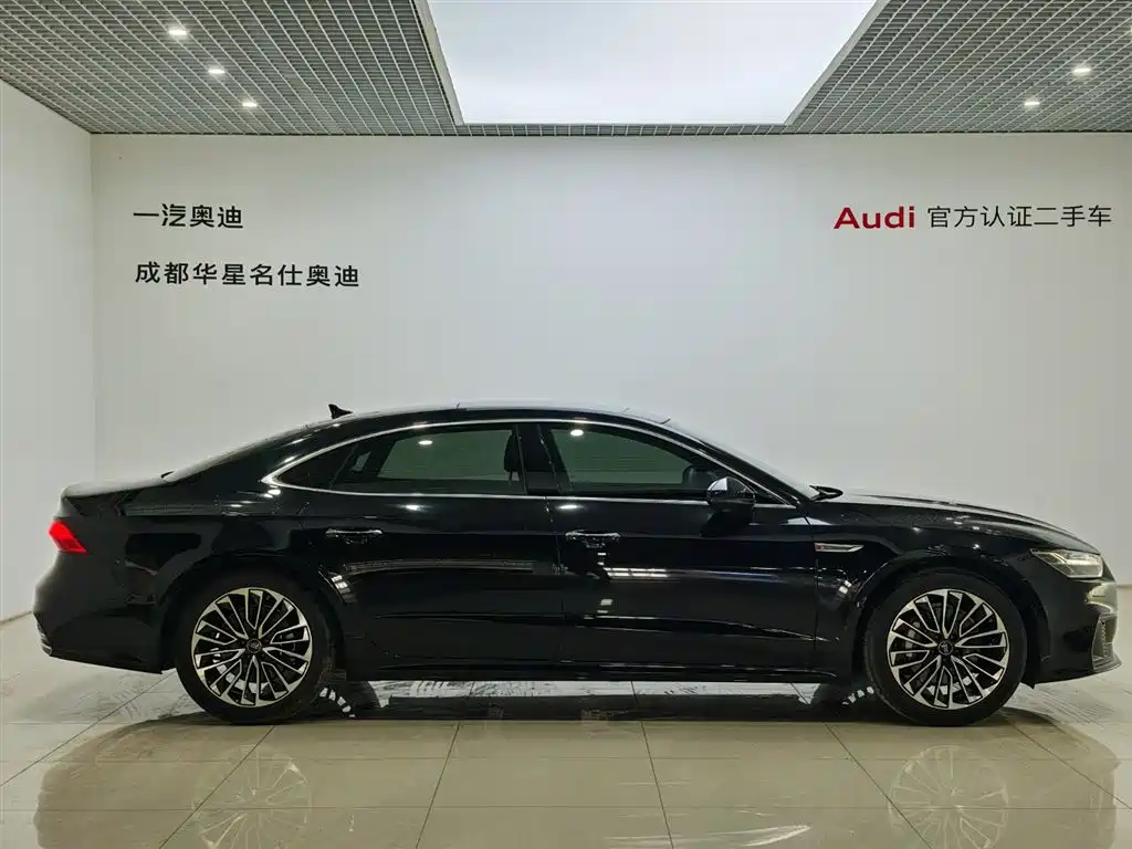 Audi A7L 2024 45 TFSI Luxury фото 4
