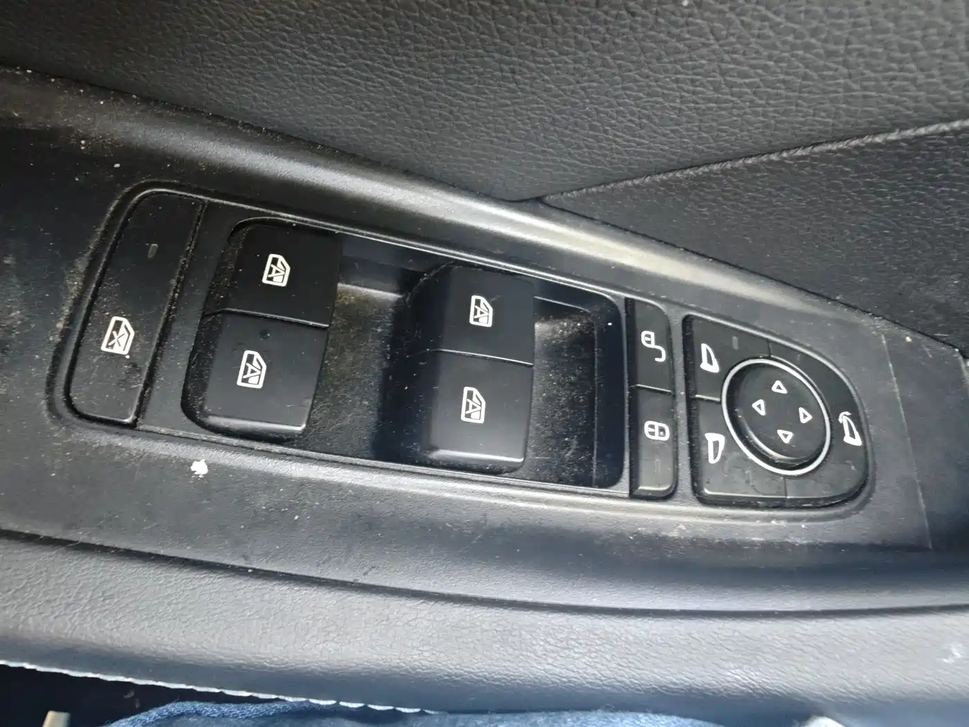 BYD Destroyer 05 2024 Glory Edition DM-i 120KM Flagship фото 4