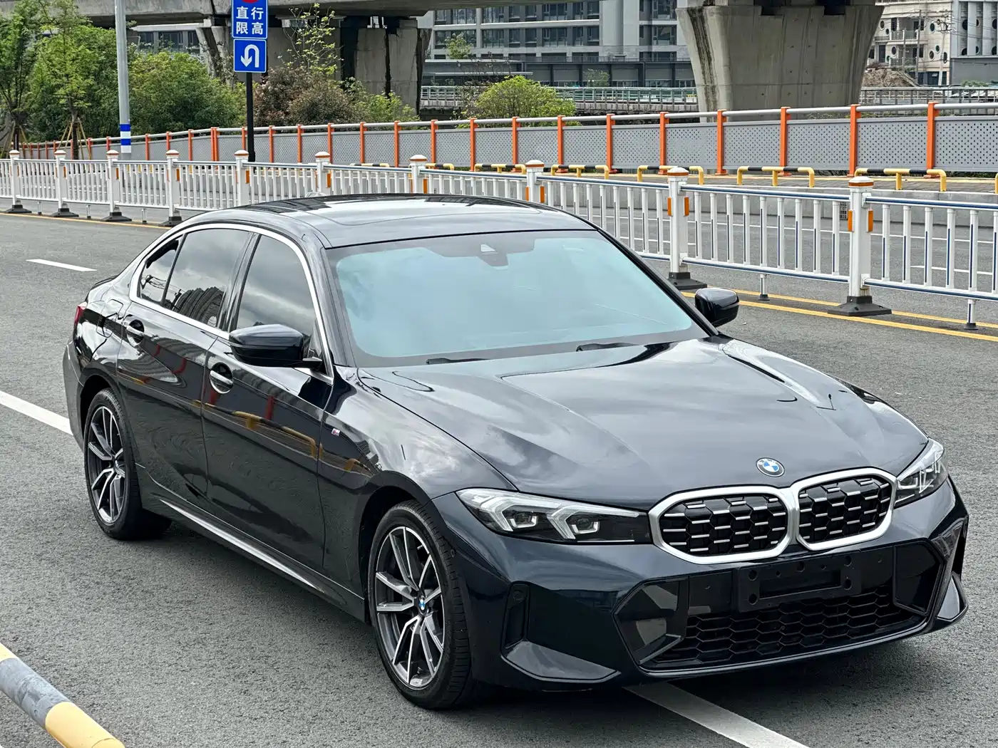 BMW 3 Series 2024 325Li M Sport Package фото 3