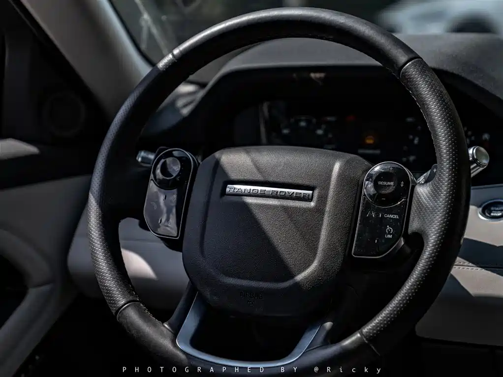 Land Rover Range Rover Evoque 2020 249PS R-DYNAMIC SE Sport Tech Edition фото 5