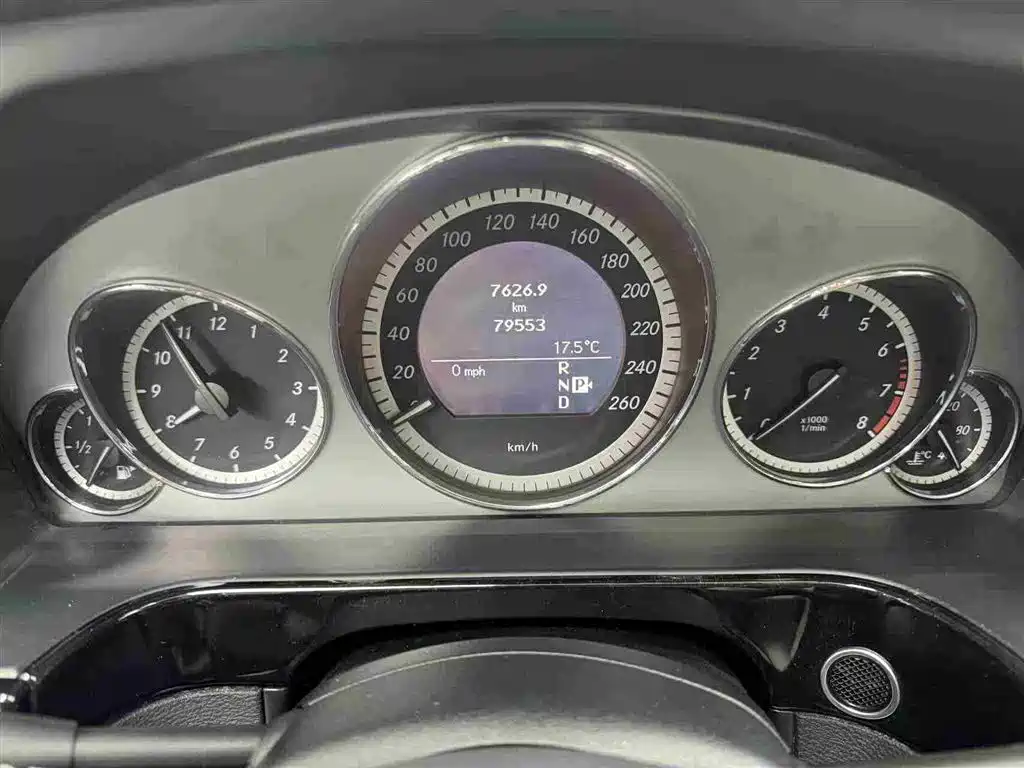 Mercedes-Benz E-Class 2010 E 300 L Fashion фото 4