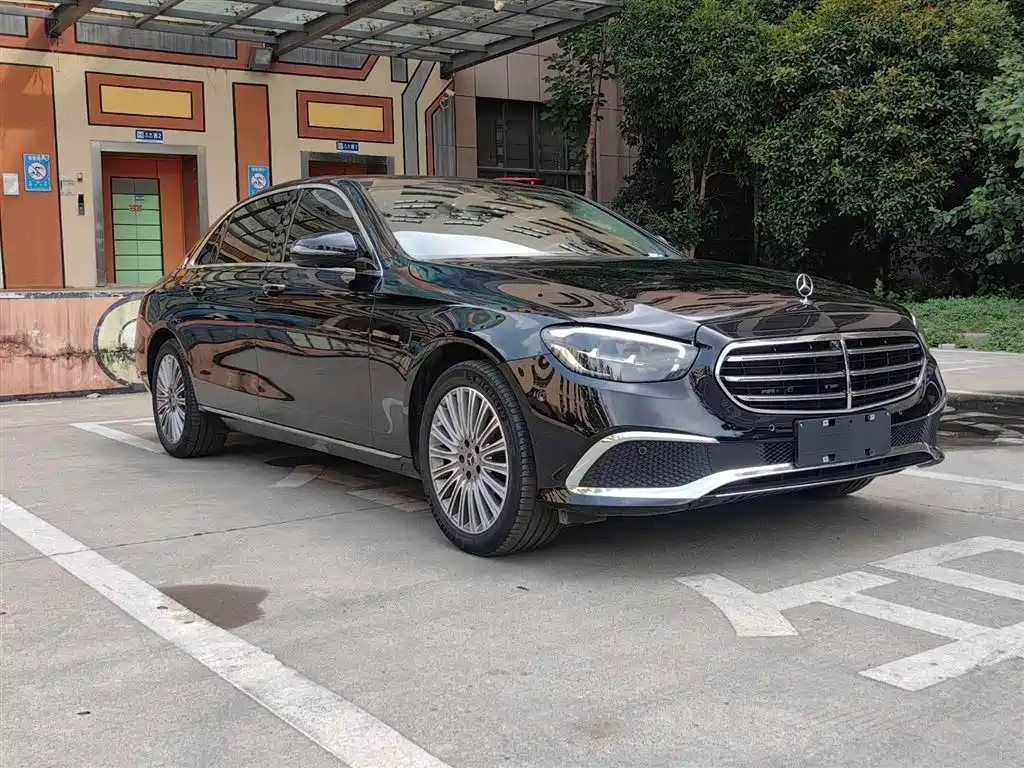Mercedes-Benz E-Class 2023 E 300 L Fashion фото 3