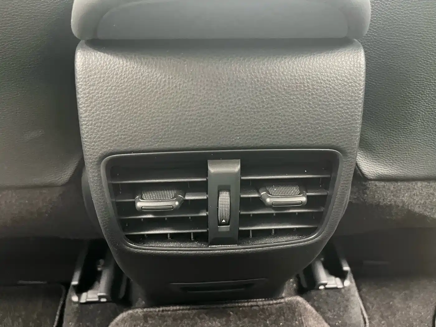 Toyota Frontlander 2023 2.0L CVT Luxury Edition фото 27