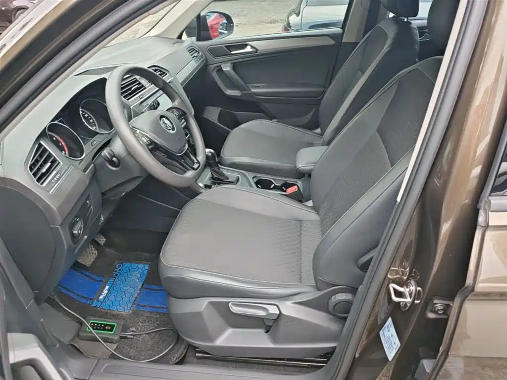 Volkswagen Tiguan L 2018 Facelift 330TSI Automatic 2WD Trend Edition фото 15