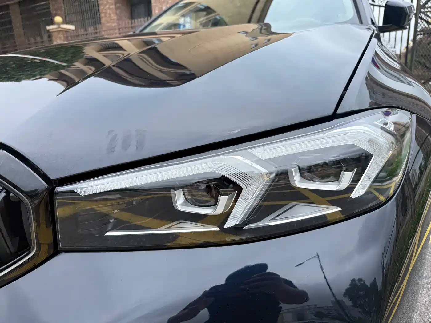 BMW 3 Series 2025 330Li M Sport Night Edition фото 3