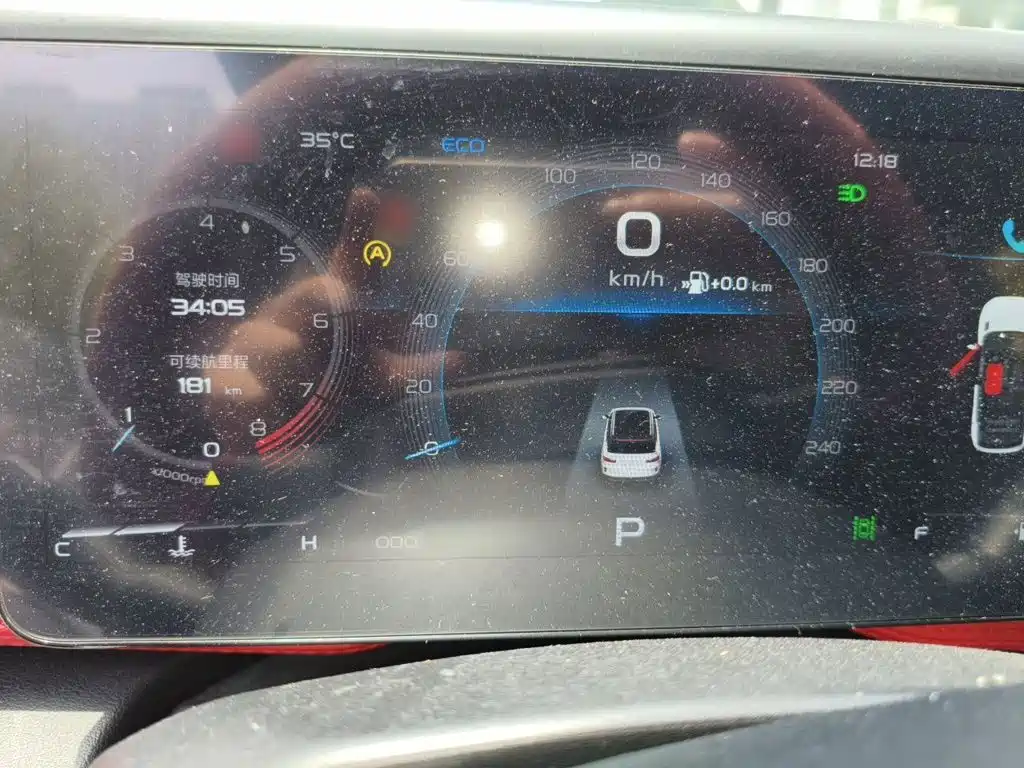 Фото 4 - Geely ICON