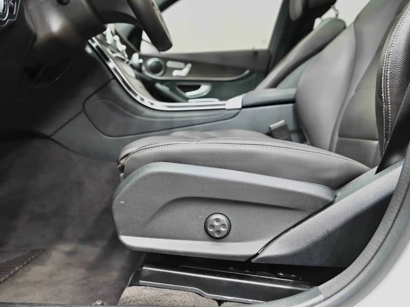 Mercedes-Benz GLC 2020 GLC 300 L 4MATIC Dynamic фото 27