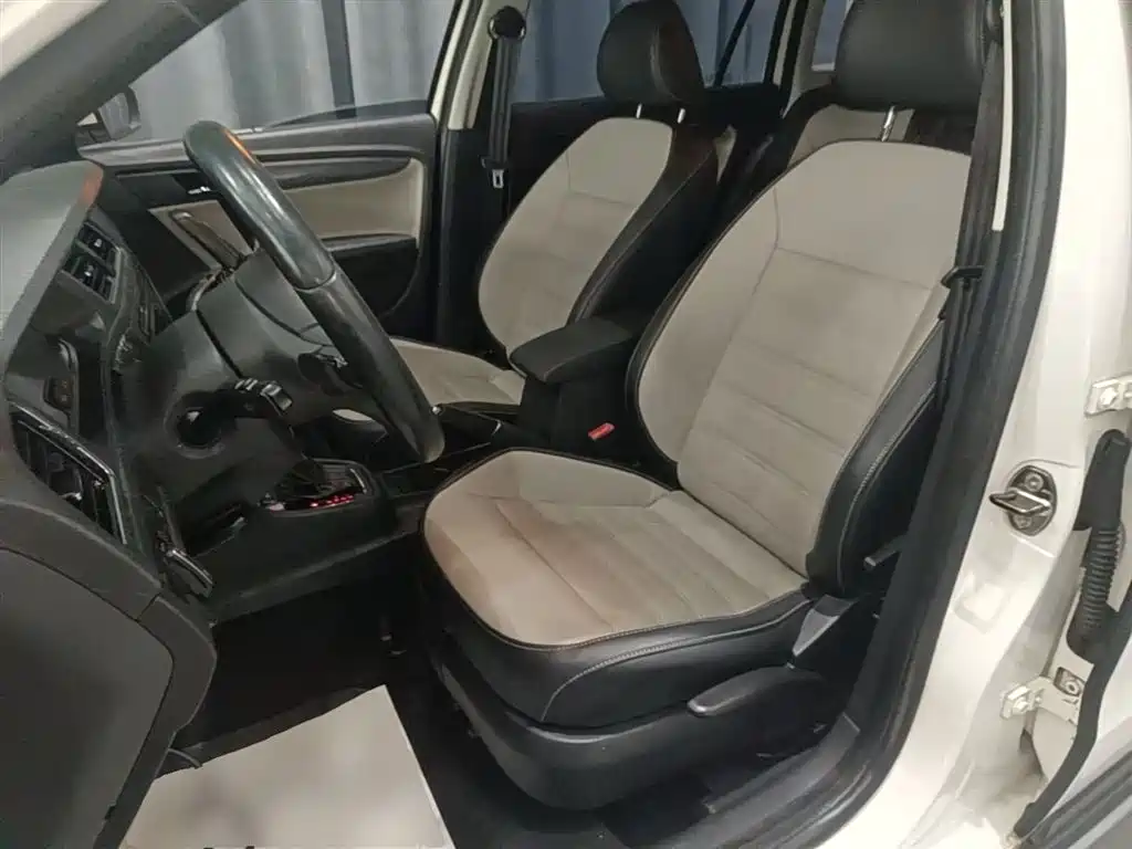 Volkswagen Gran Lavida 2014 1.6L Auto фото 15