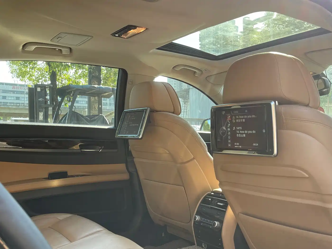 BMW 7 Series 2013 Model 740Li Leading фото 13
