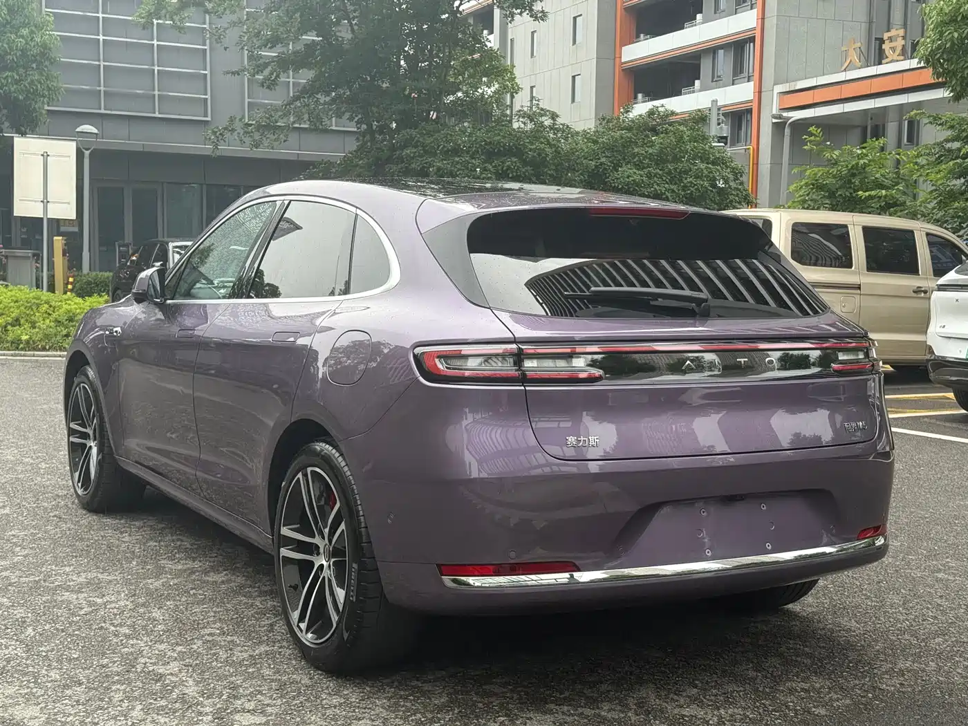 AITO Wenjie AITO M5 2025 Extended Range Ultra AWD фото 25