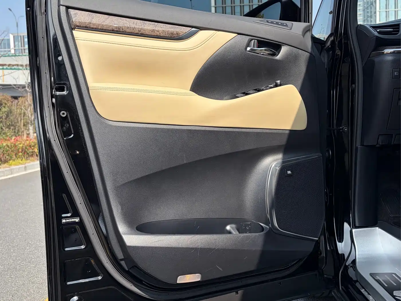 Toyota Alphard 2021 Hybrid 2.5L Ultimate фото 19