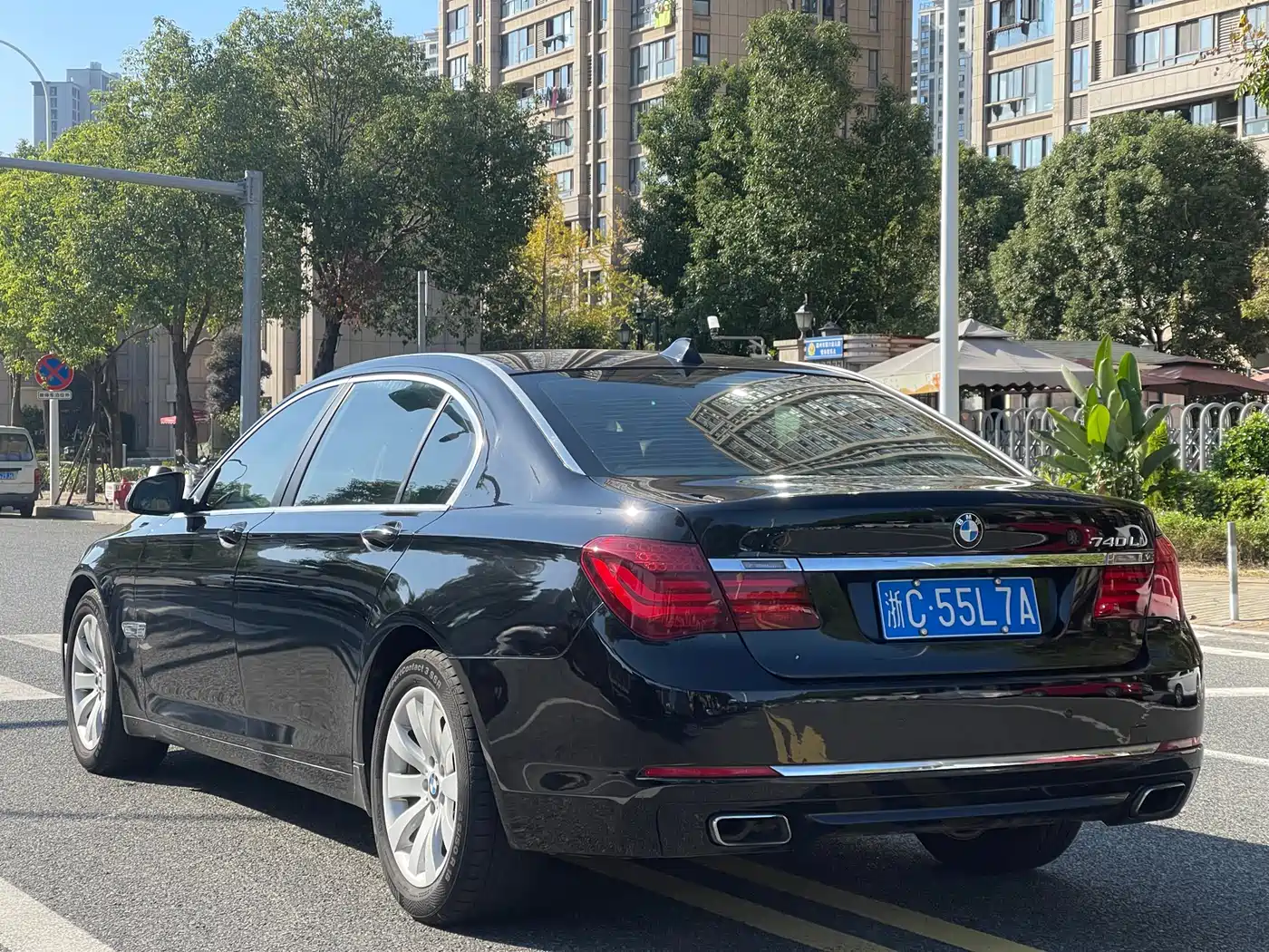 BMW 7 Series 2013 Model 740Li Leading фото 4