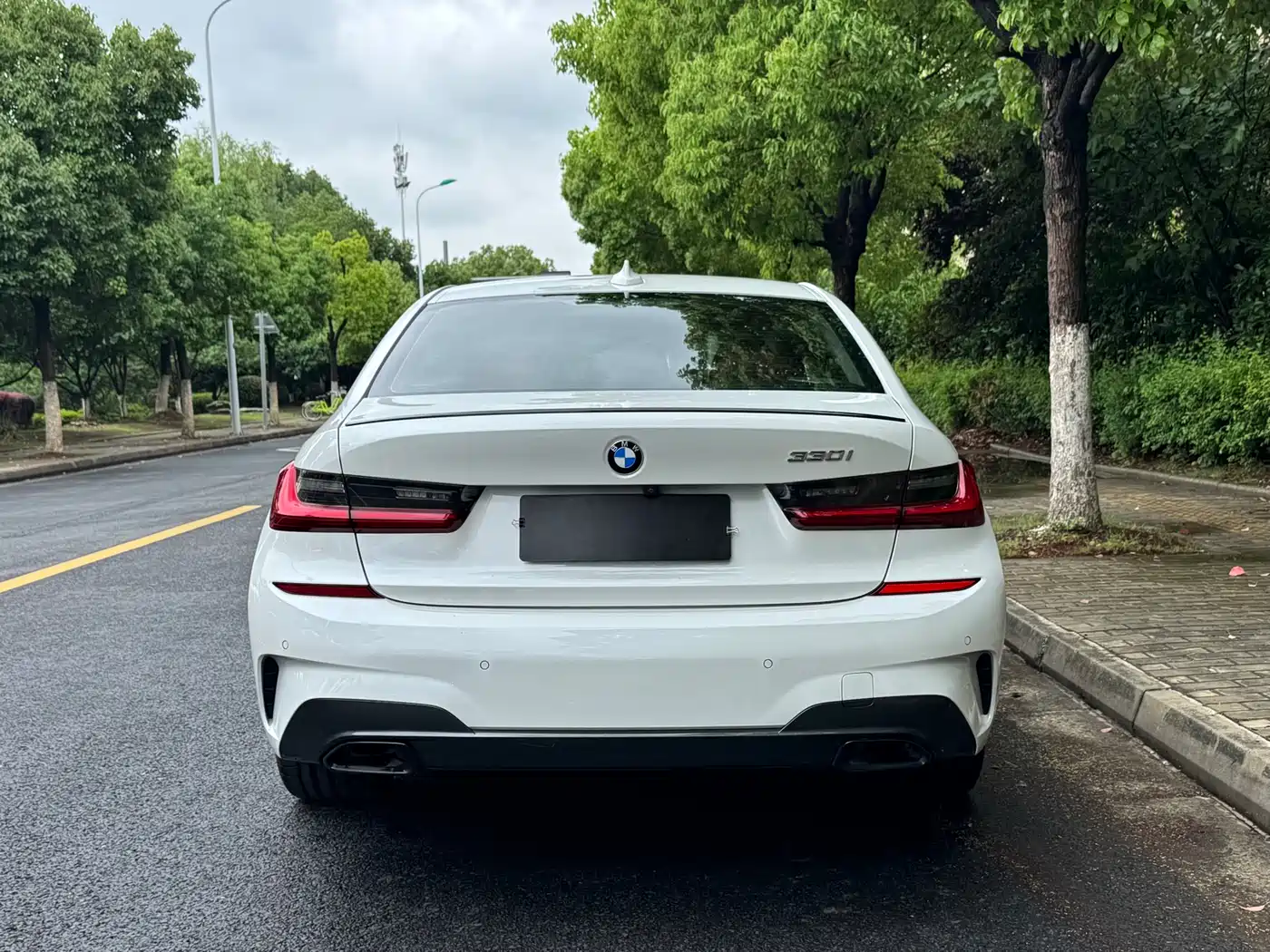 BMW 3 Series 2022 330i M Sport Shadow Edition фото 5