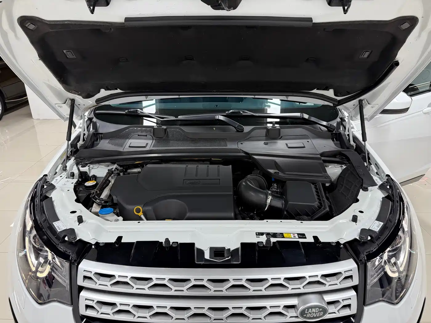 Land Rover Discovery Sport 2018 240PS HSE Edition фото 17