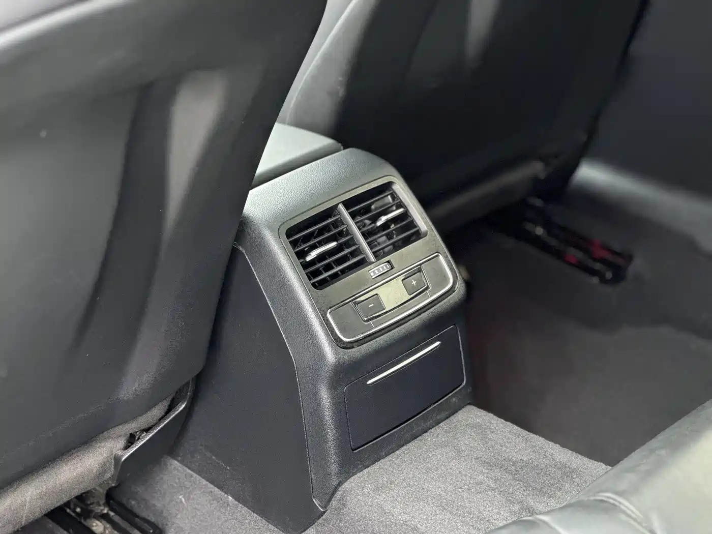 Audi A4L 2020 40 TFSI Fashion Dynamic Edition фото 13