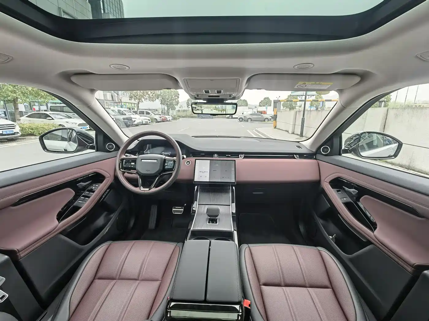 Land Rover Range Rover Evoque 2024 Range Rover Evoque L 249PS Light Master Edition фото 14