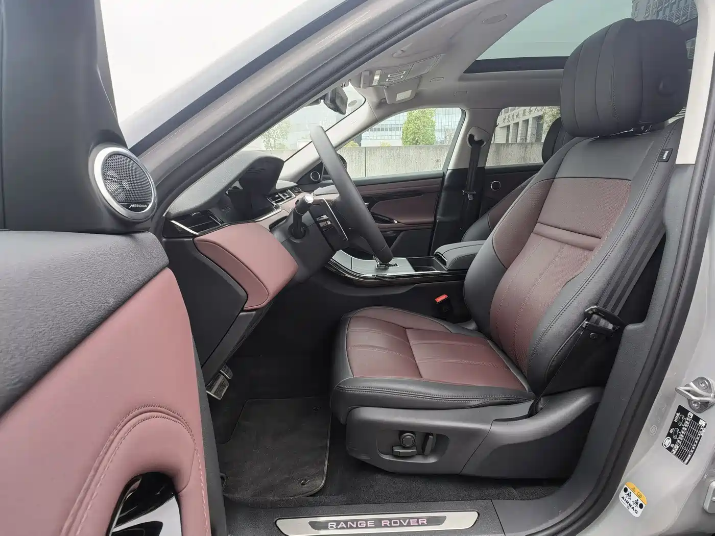 Land Rover Range Rover Evoque 2024 Range Rover Evoque L 249PS Light Master Edition фото 9