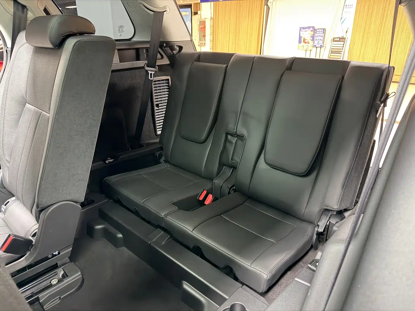 Land Rover Discovery Sport 2018 240PS HSE Edition фото 15