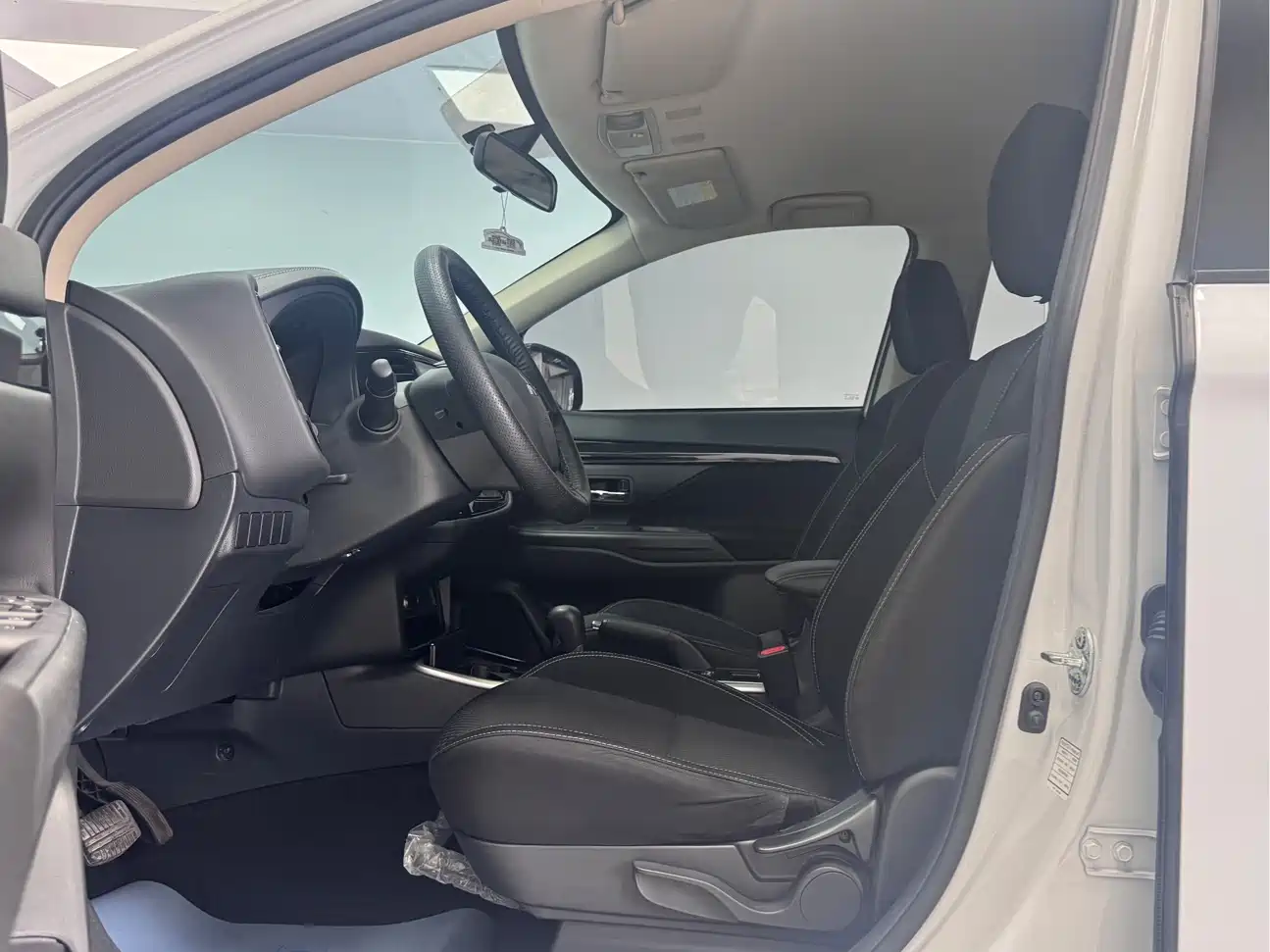 Mitsubishi Outlander 2021 2.0L 2WD Smooth Ride Version 5-Seater фото 9