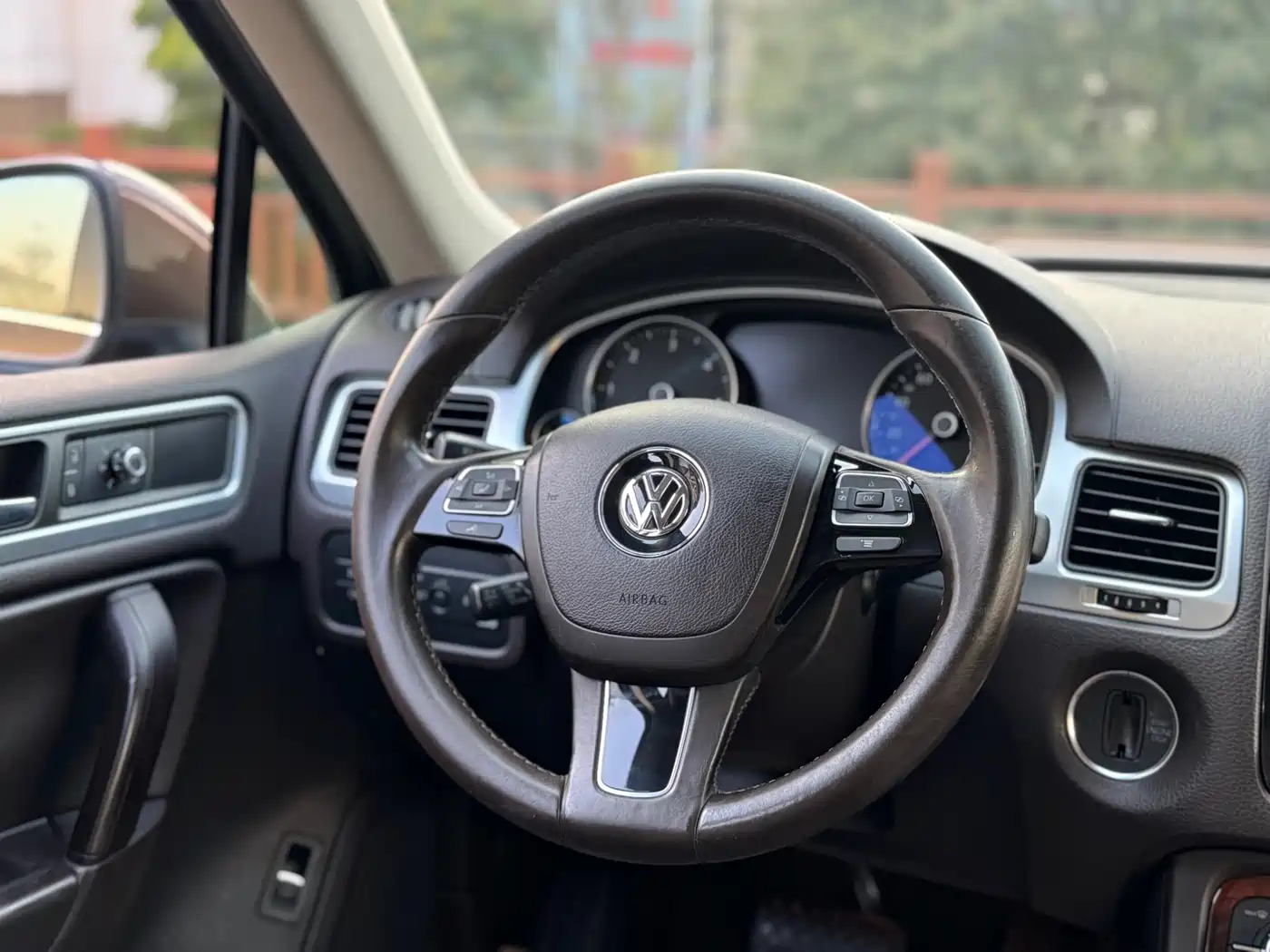Volkswagen Touareg 2011 3.0TSI Standard фото 14