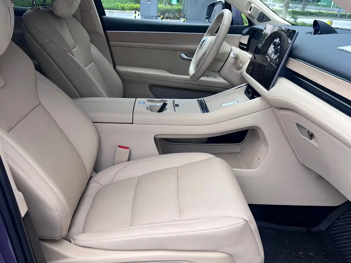 AITO Wenjie AITO M5 2025 Extended Range Ultra AWD фото 17